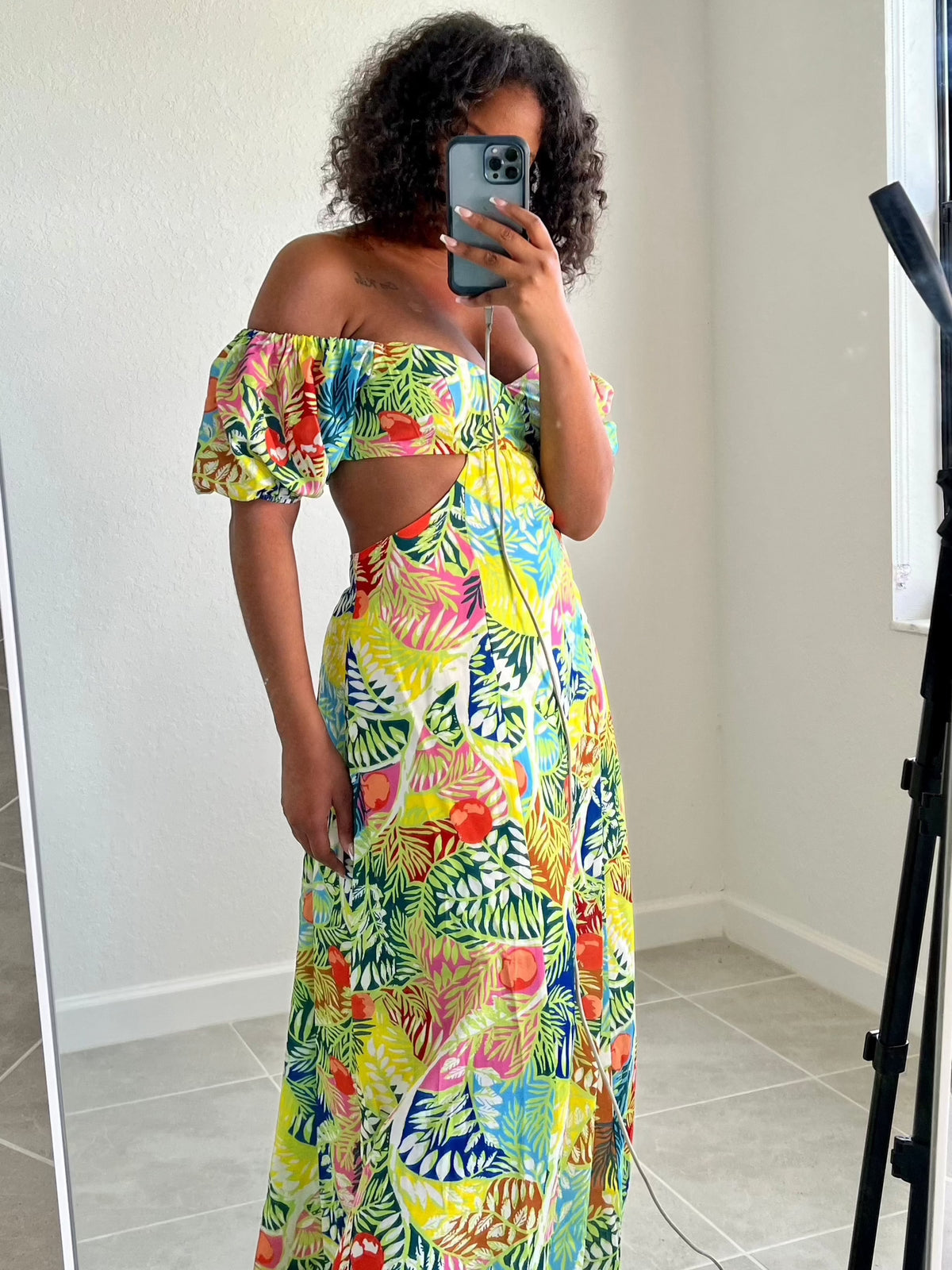 Get trendy with Tropical Floral Cut-out Feminine Flowy Maxi Dress - Dresses available at ELLE TENAJ. Grab yours for $66.48 today!