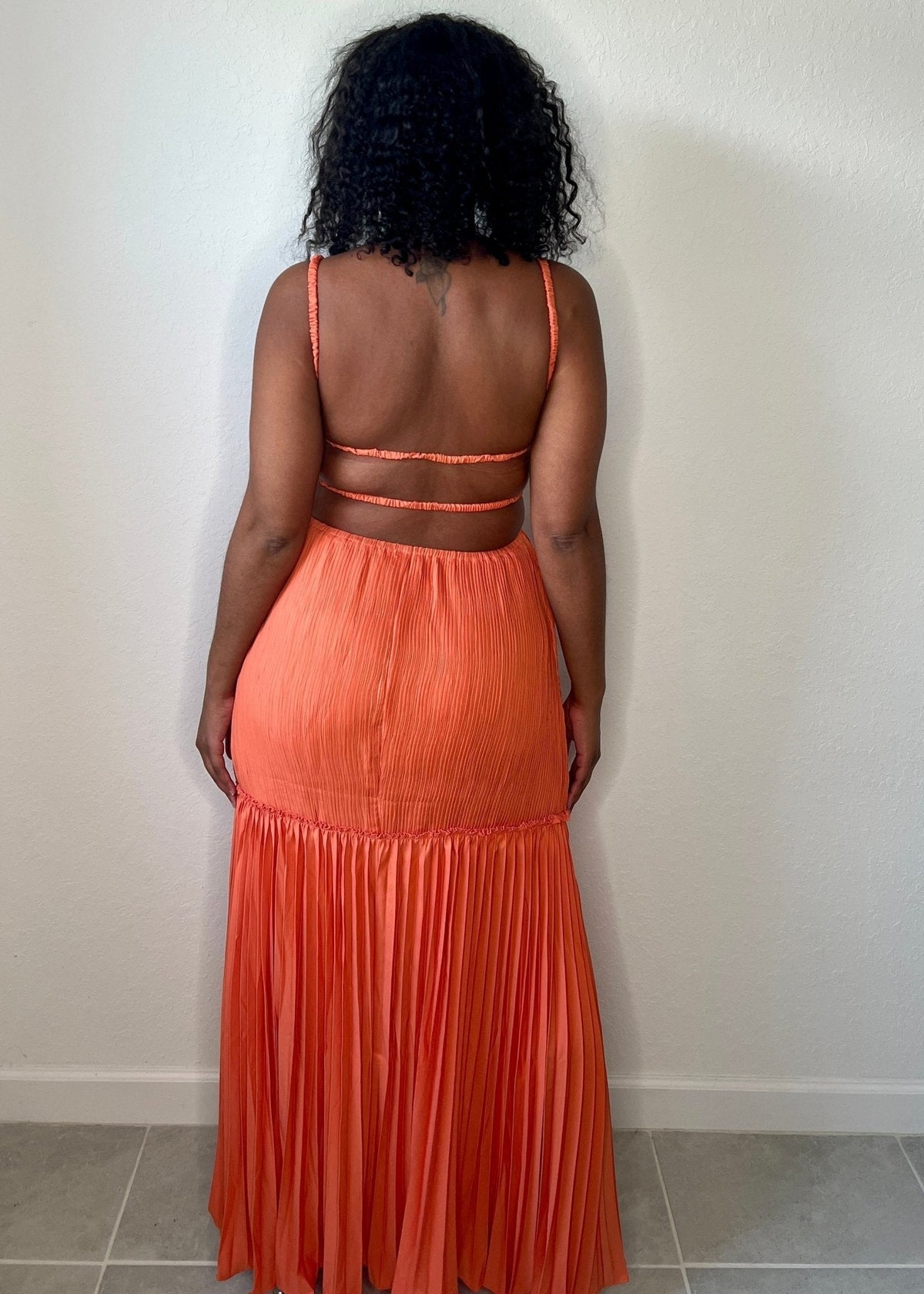 Get trendy with Orange Maxi Cut-Out Dress - Dresses available at ELLE TENAJ. Grab yours for $79.90 today!