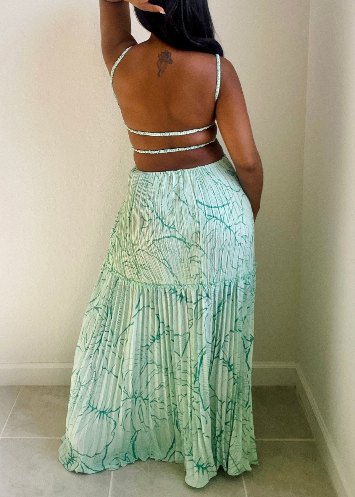 Get trendy with Seafoam Green Printed Beaches Crinkle Maxi Dress - Dresses available at ELLE TENAJ. Grab yours for $79.9 today!